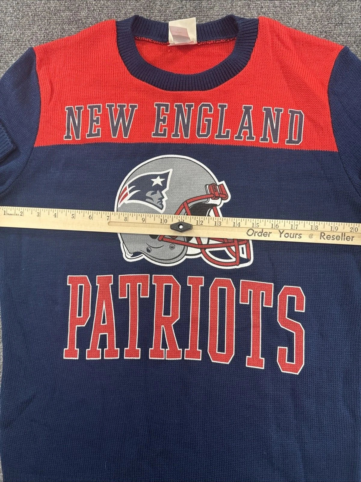 Junk Food New England Patriots NFL Sweater Mens L NWOT 2014 Helmet Crewneck