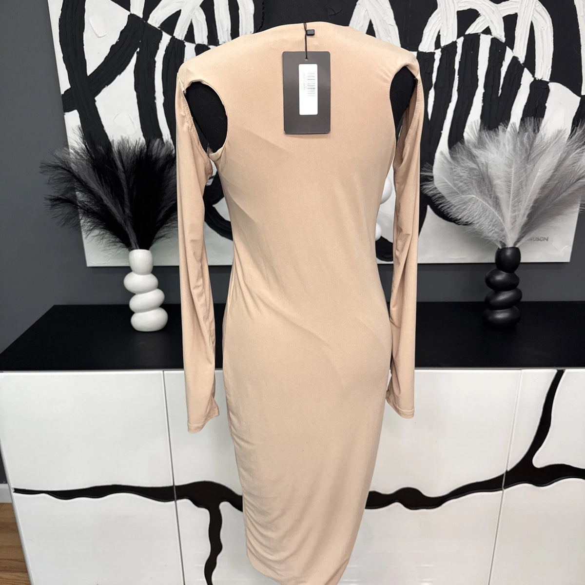 PrettyLittleThing Maternity Nude Cut Out Shoulder Midi Dress Womens 8 NWT