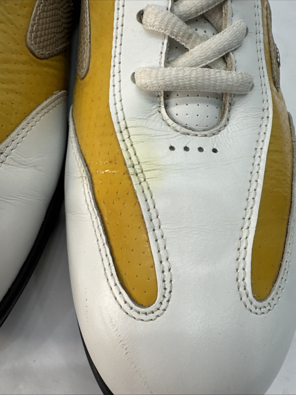 ECCO Hydromax Golf Shoes Men 41 US 7-7.5 White Yellow Leather Spiked Cleats