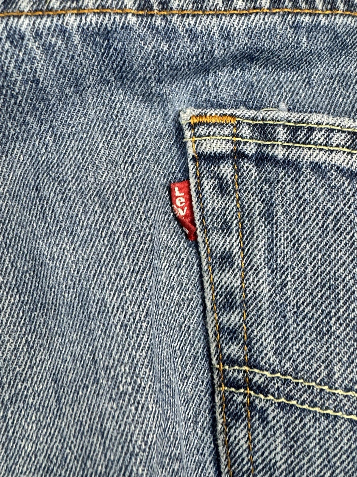 Levi's Men's Jeans W38 L34 Light Wash Blue Denim Straight Leg Distressed