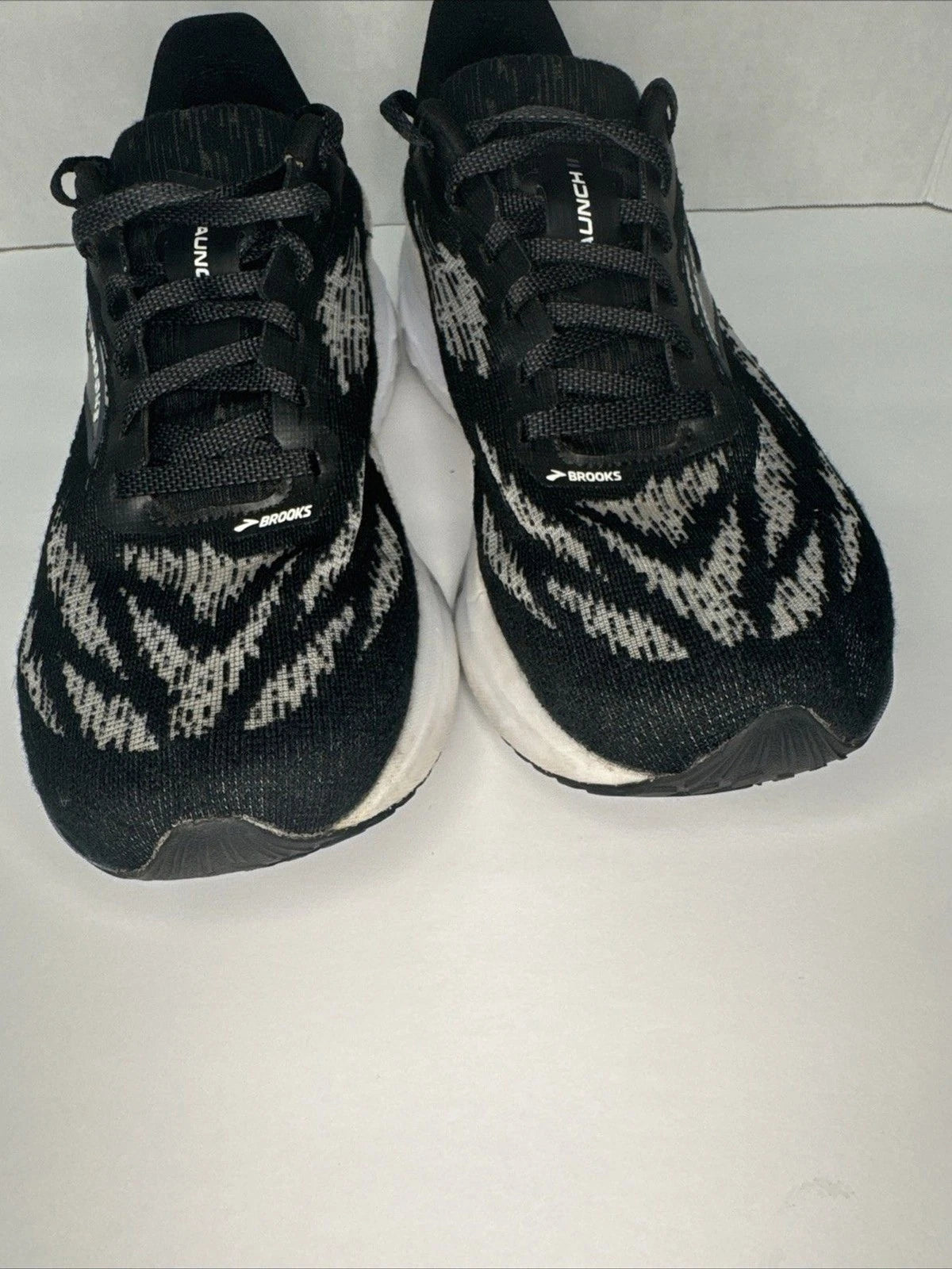 Brooks Launch 11 Women’s 8.5 Black White Running Shoes 1204391B087