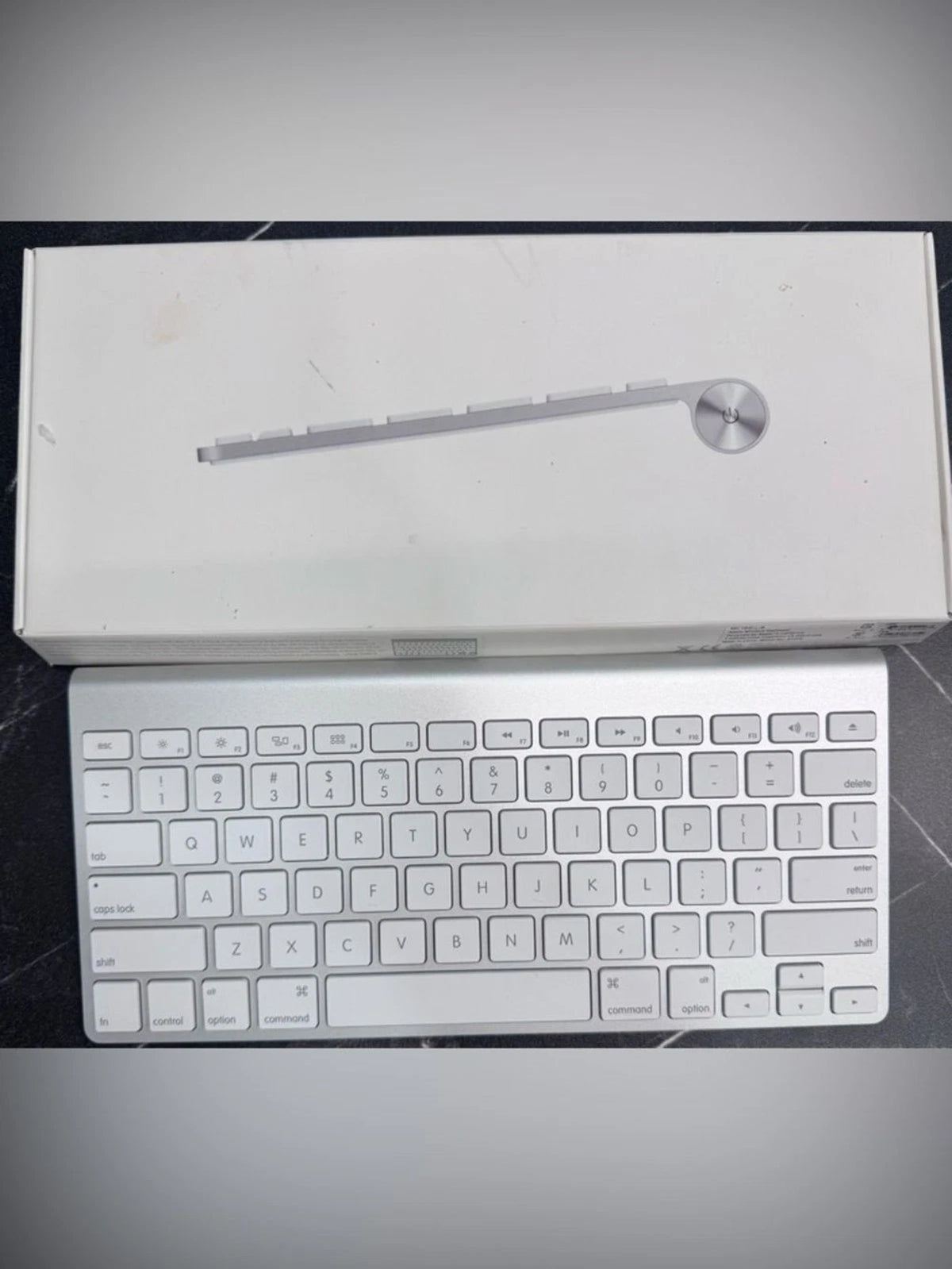 Apple Wireless Keyboard A1314 MC184LL/B Bluetooth Aluminum QWERTY Open Box