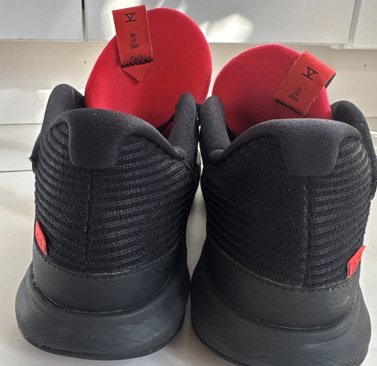 Nike Kyrie Low 5 DJ6012-004 Men's 7.5 Black Bright Crimson Basketball Shoes
