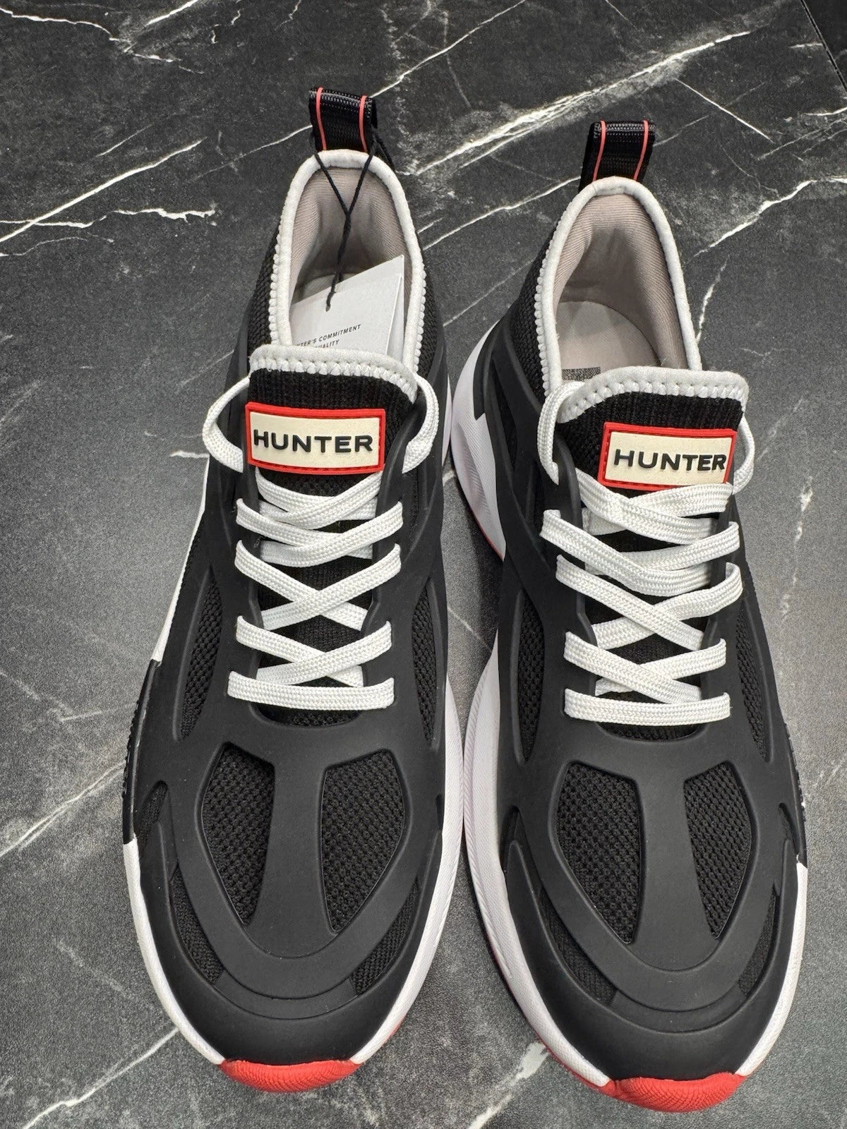 Hunter Tulip Womens Sneakers Size 8.5 Black Water Resistant Lace Up New Box