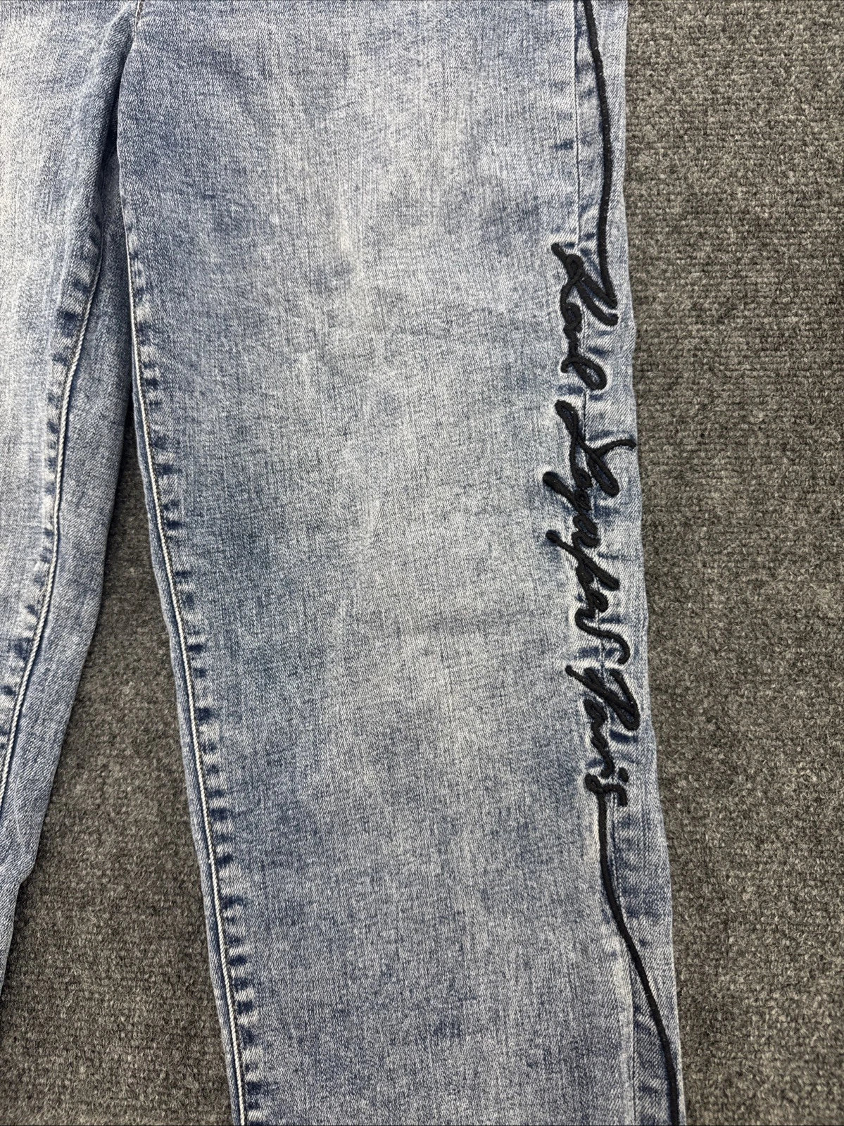 Karl Lagerfeld Paris Women Jeans Size 8 Light Wash Logo Embroidered Straight Leg