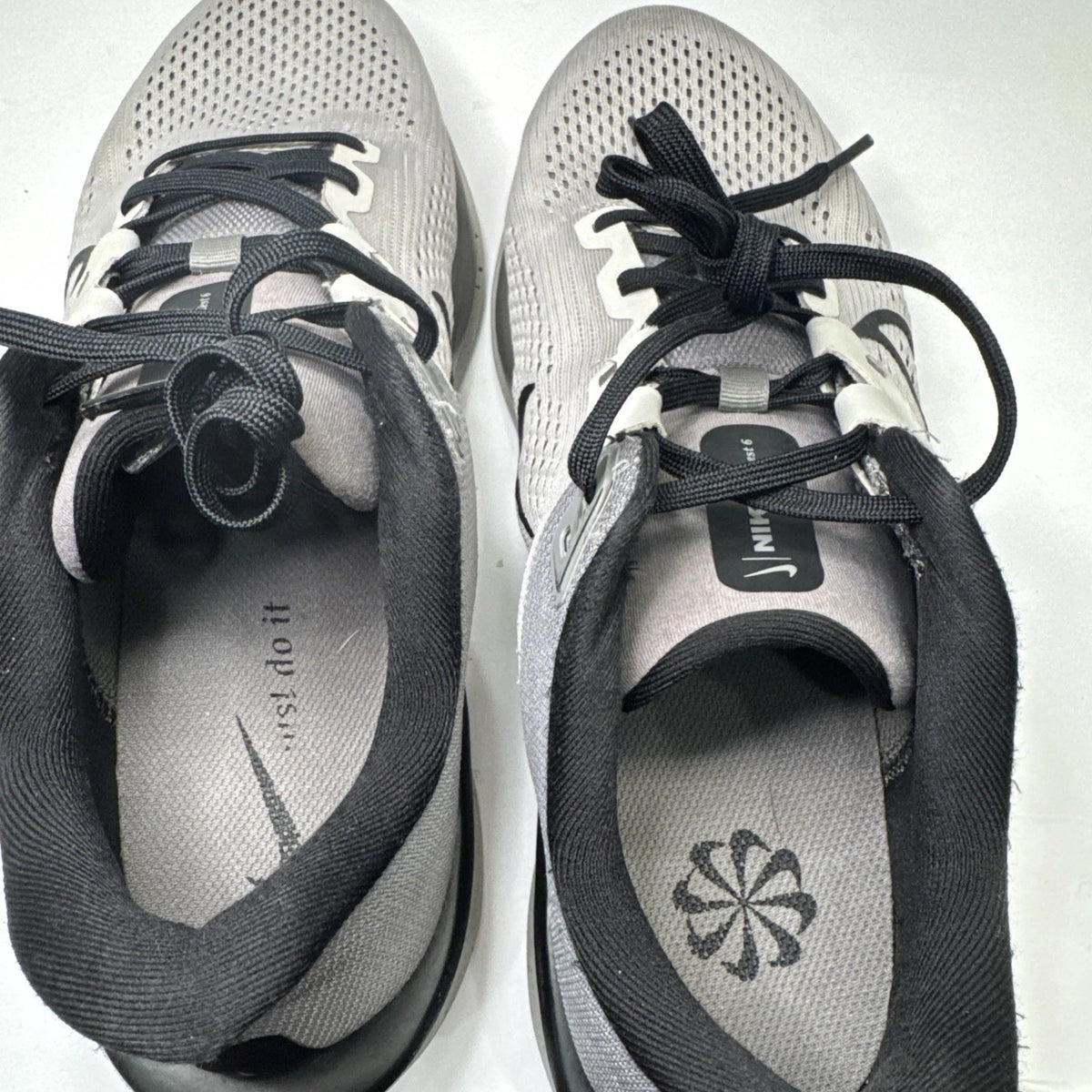 Nike Quest 6 Men’s 10.5 Running Shoes Gray Black IB4002-014 Good Condition