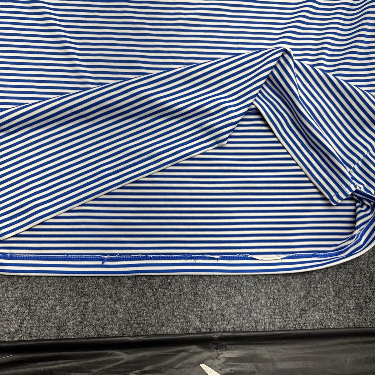 Under Armour HeatGear Blue White Striped Golf Polo Shirt Men Medium Loose Fit