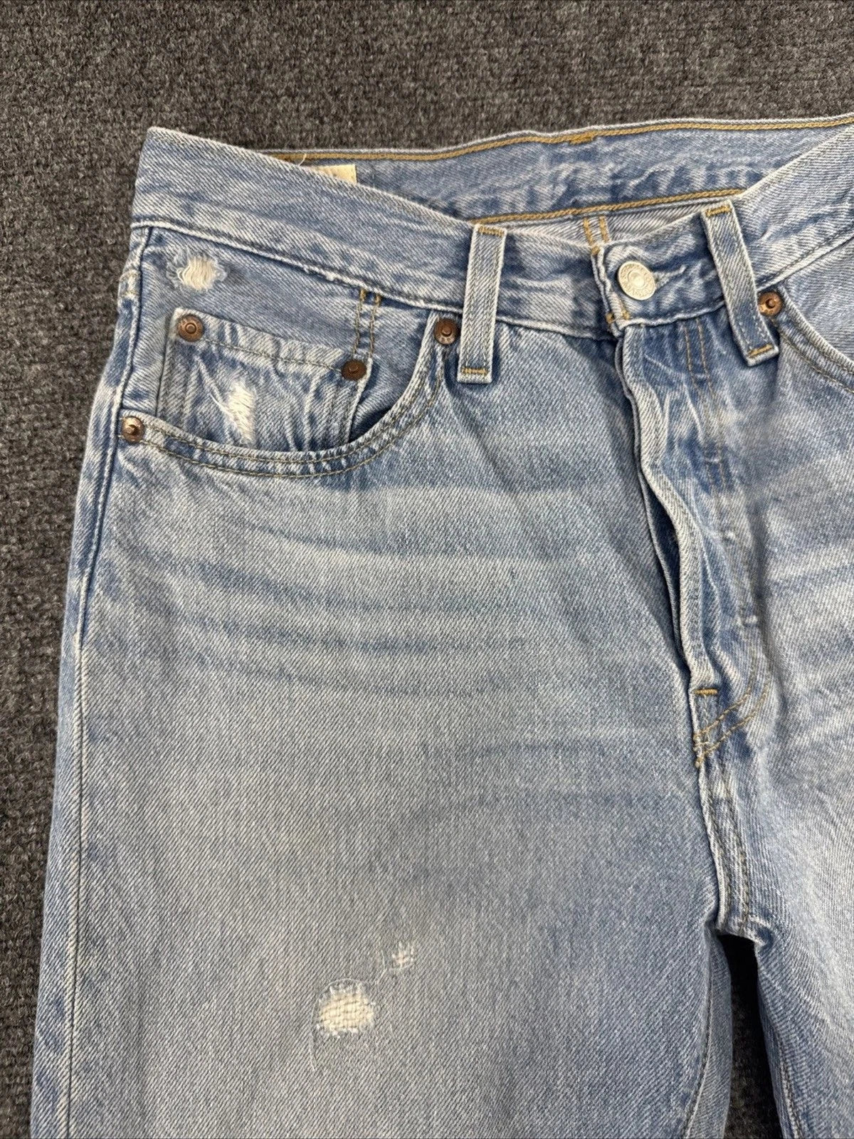 Levi’s 501 Original Jeans Women’s Approx W27 Light Wash Distressed Button Fly