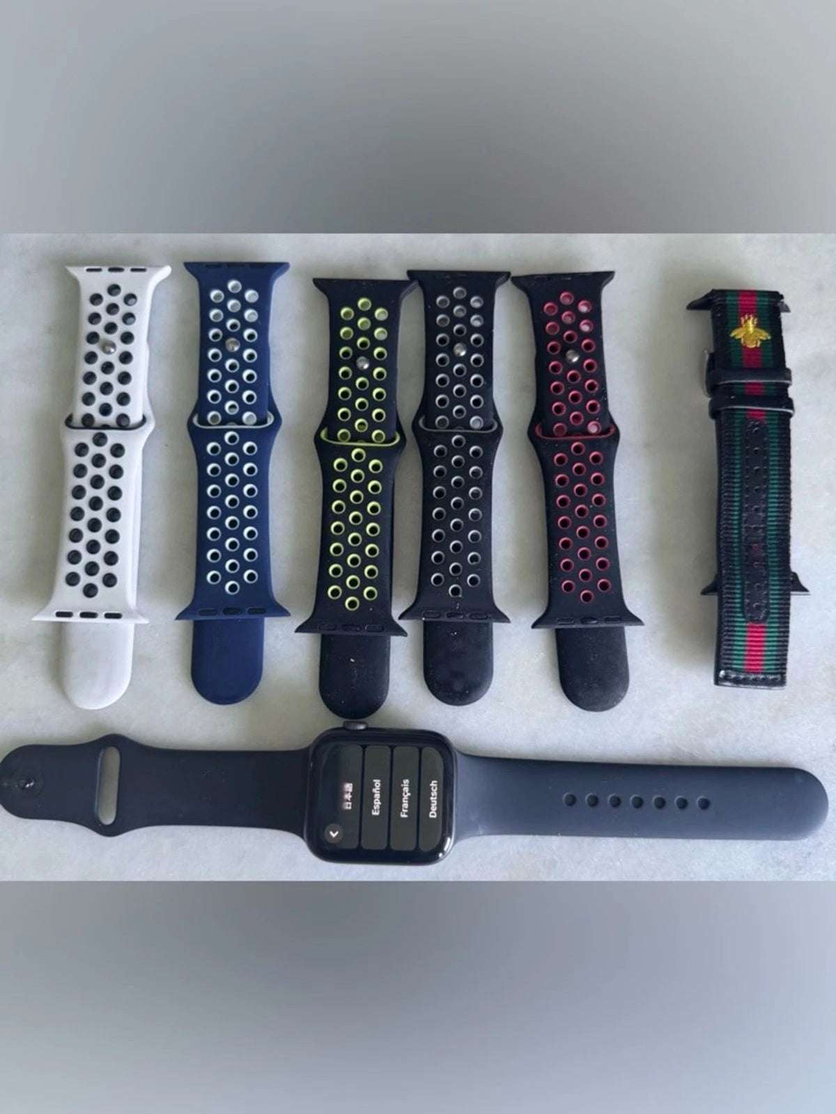 Apple Watch Series 4 44mm Aluminum GPS Smartwatch Bundle Charger 7 Bands EUC