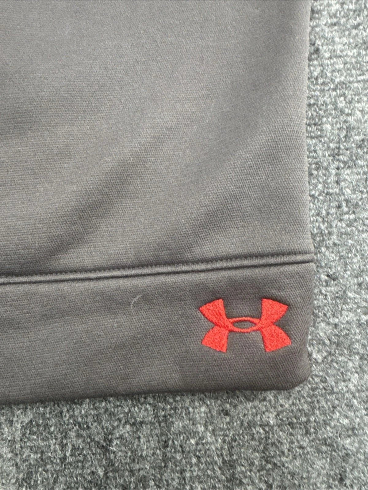 Under Armour Men's XXL Charcoal Gray Red Logo Performance Fleece Hoodie