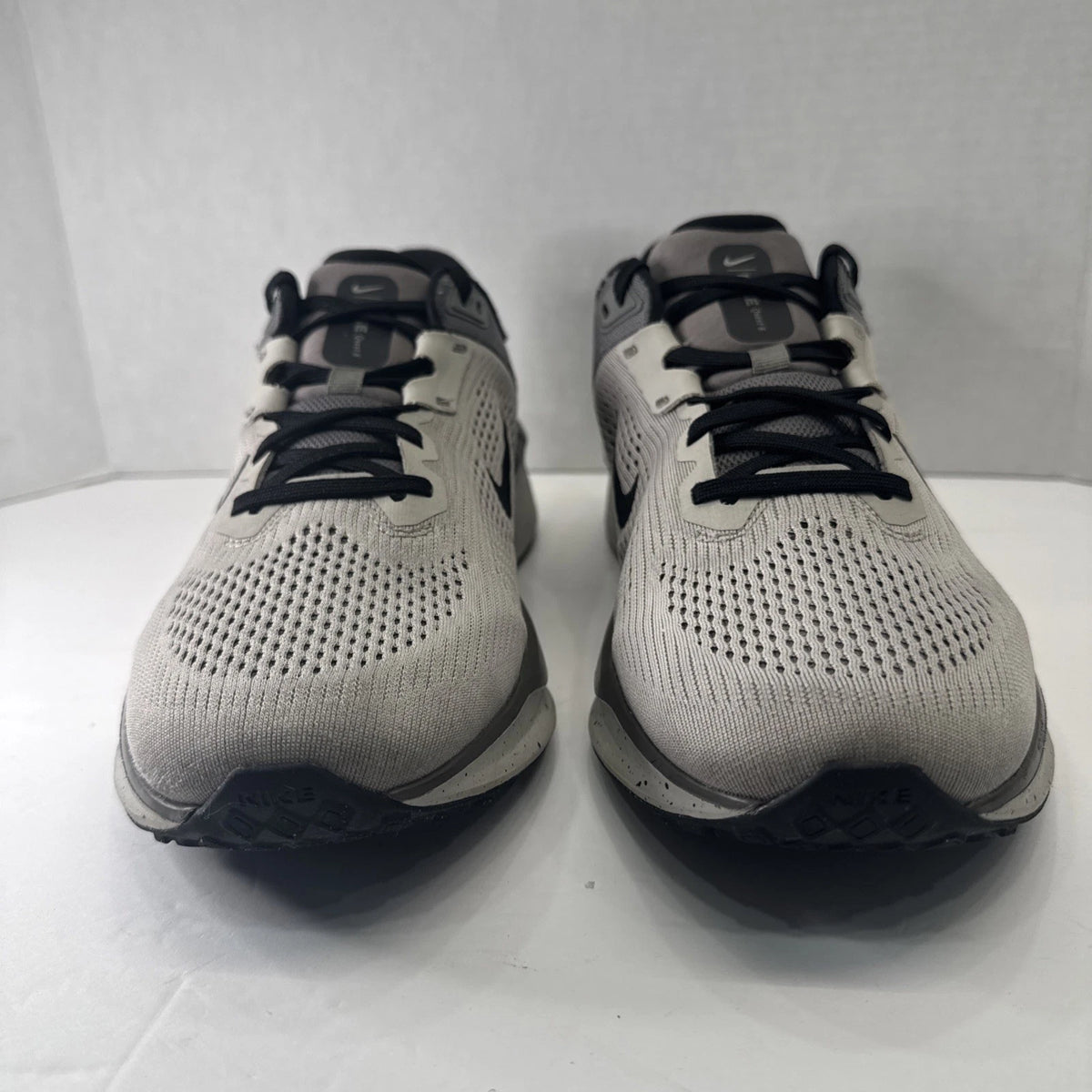 Nike Quest 6 Men’s 10.5 Running Shoes Gray Black IB4002-014 Good Condition