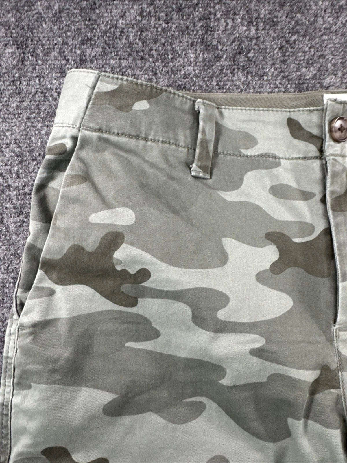 GAP Girlfriend Chino Pants Women’s Size 4 Green Camo Stretch Mid Rise