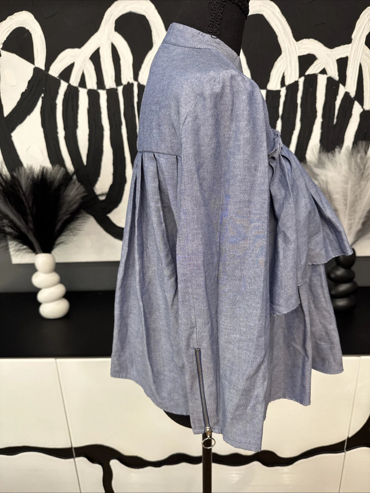 Zara Basic Chambray Ruffle Button Front Blouse Women’s XS Blue Long Sleeve EUC