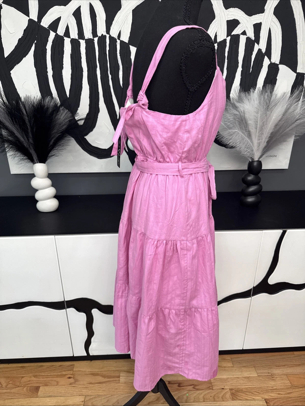 Heart Lily Pink Tiered Midi Dress Women’s Medium NWT Tie Shoulder Belted