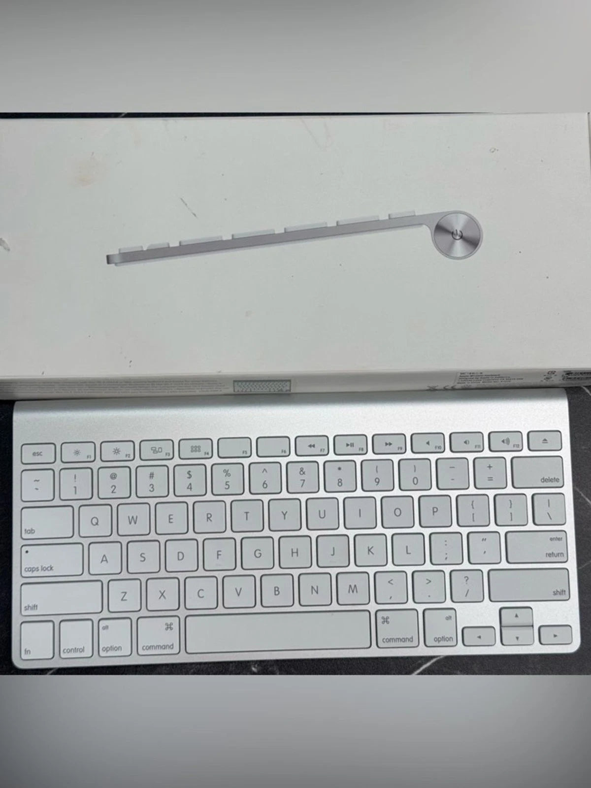 Apple Wireless Keyboard A1314 MC184LL/B Bluetooth Aluminum QWERTY Open Box