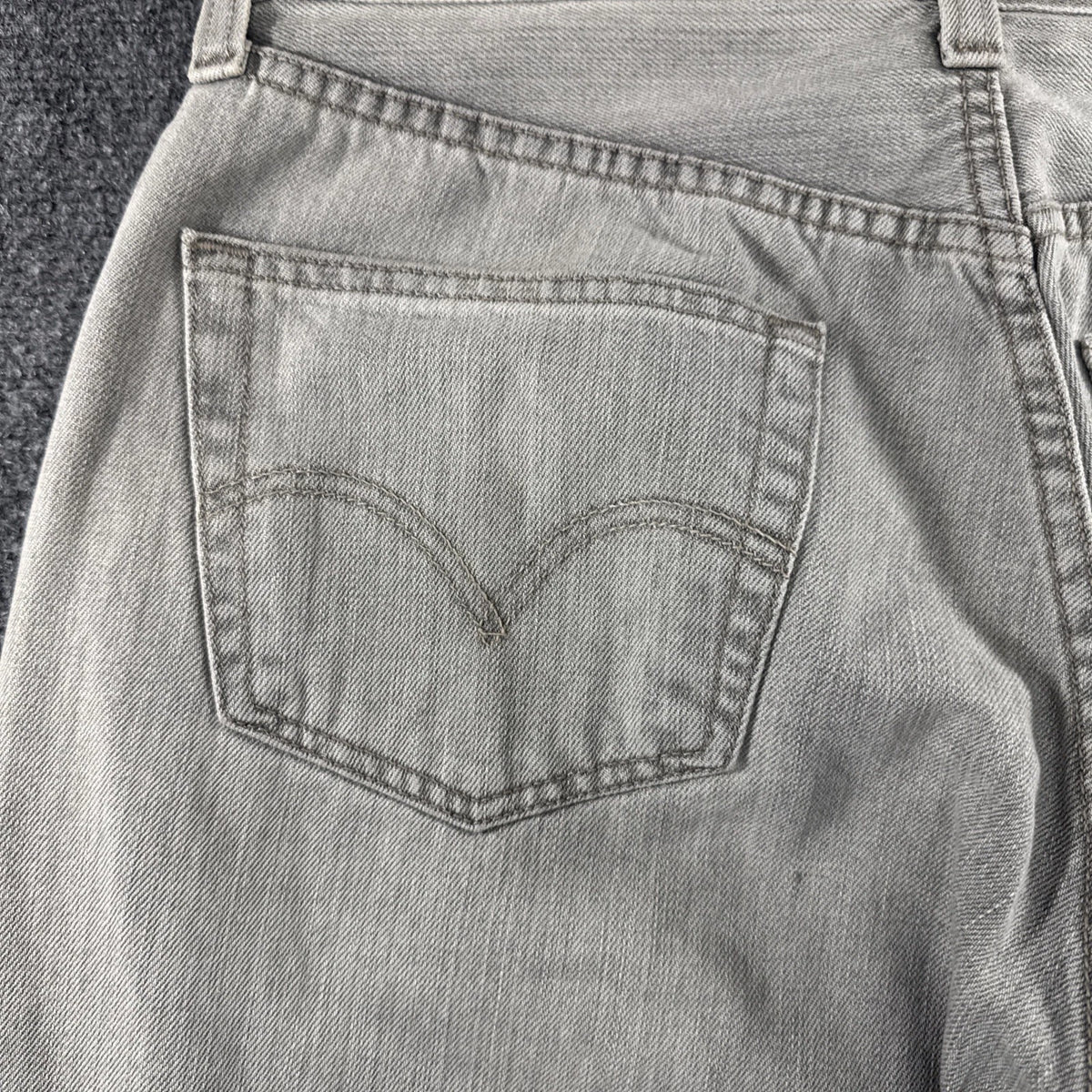 Levis 501 Original Jeans Mens 32x32 Gray Light Wash Button Fly Straight Denim