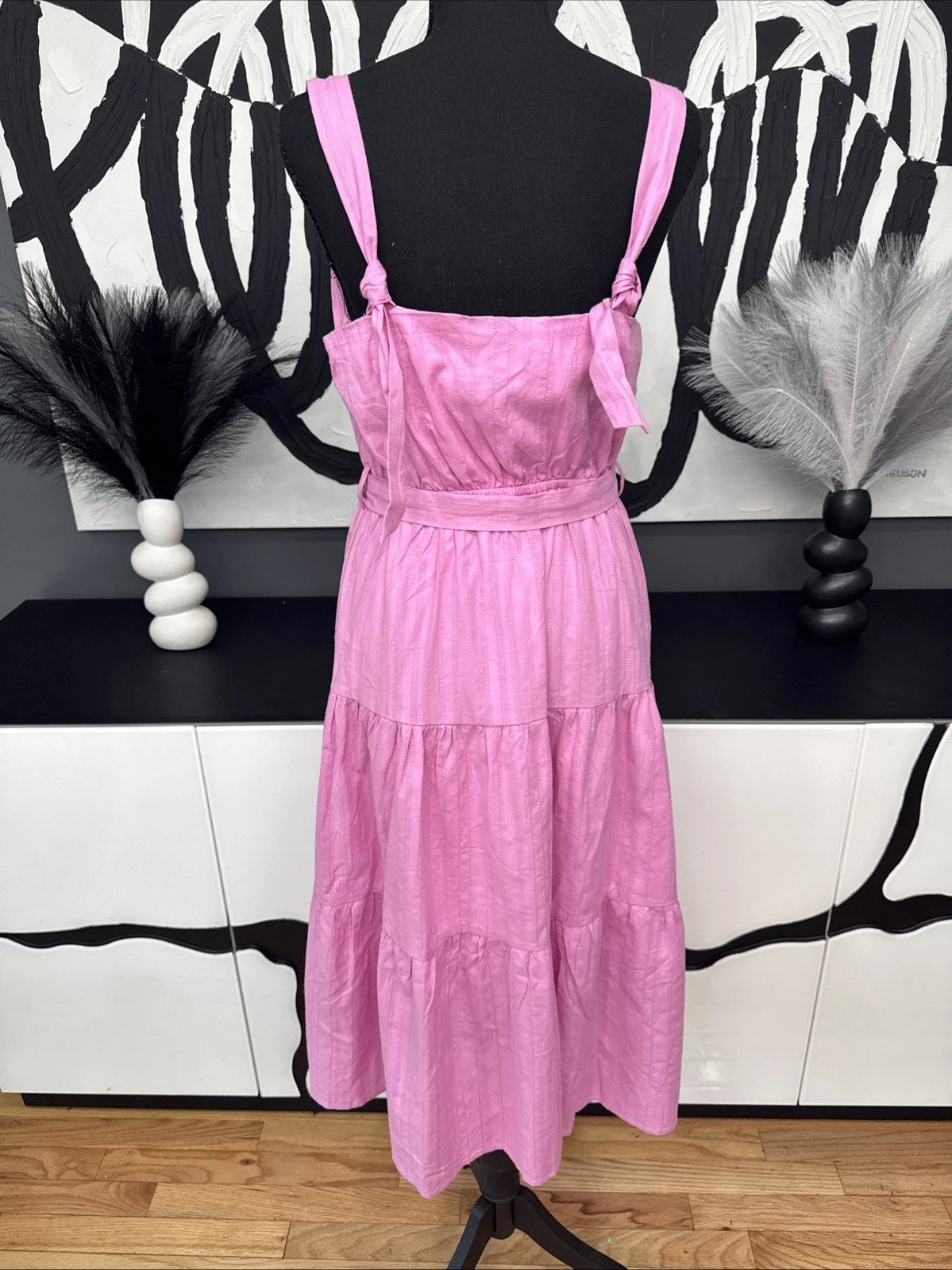 Heart Lily Pink Tiered Midi Dress Women’s Medium NWT Tie Shoulder Belted