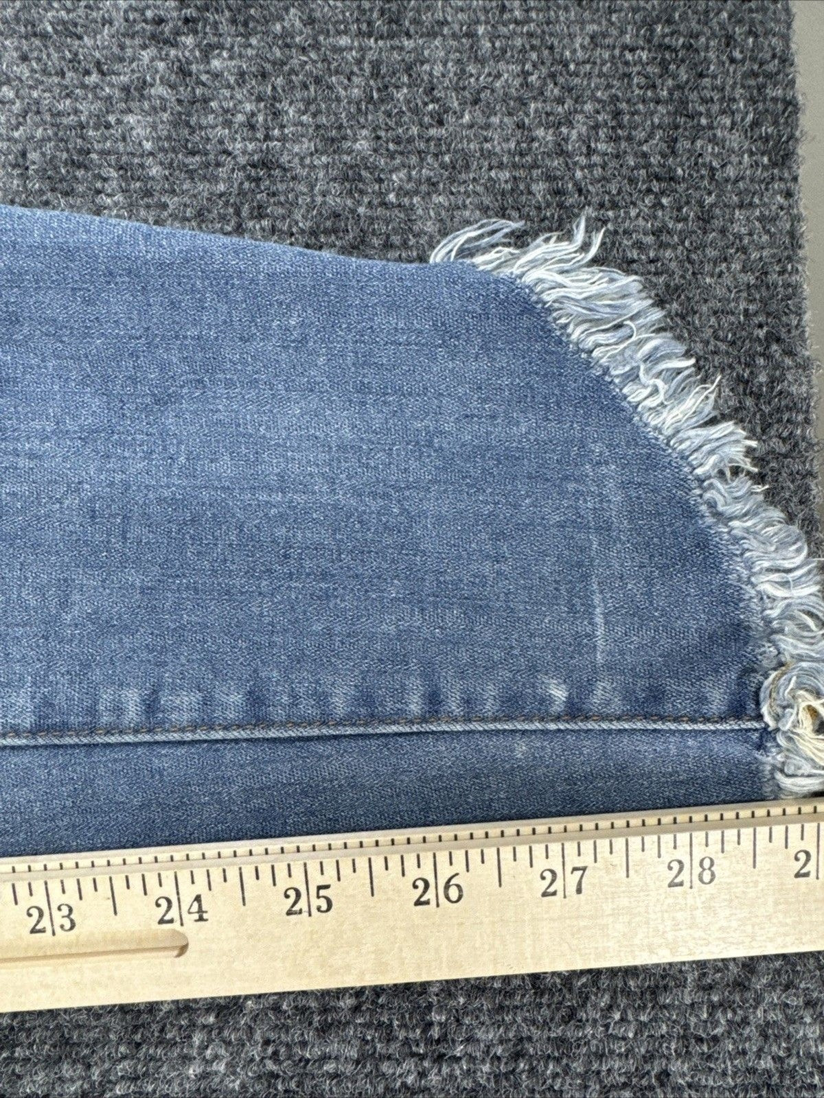 Good American Good Waist Jeans Women 12/31 Blue Raw Frayed Hem Stretch