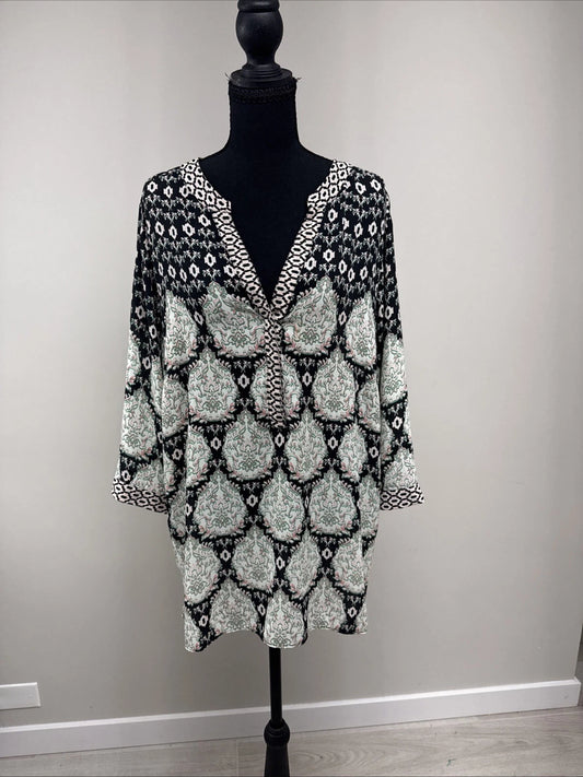 Rose + Olive Boho Paisley Tunic Blouse 1X Black Floral V-Neck Plus Size