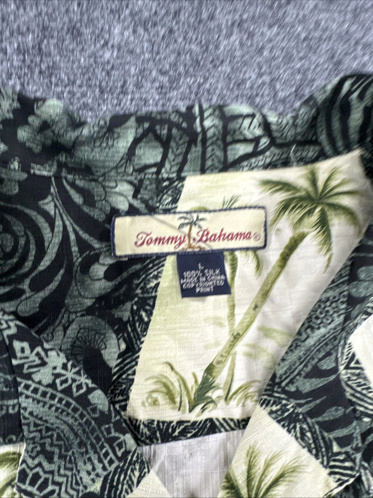 Tommy Bahama Silk Shirt Mens L Palm Tree Hawaiian Aloha Camp Green Ivory