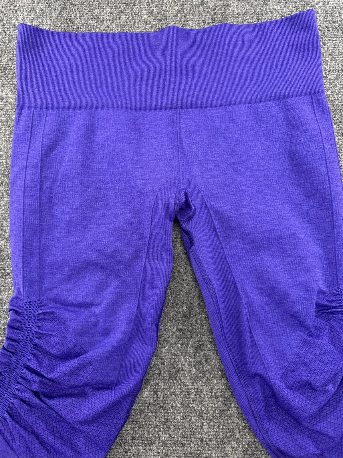 Lululemon Seamless Crop Leggings Womens Size 6 Purple Ruched Mesh Yoga Capri