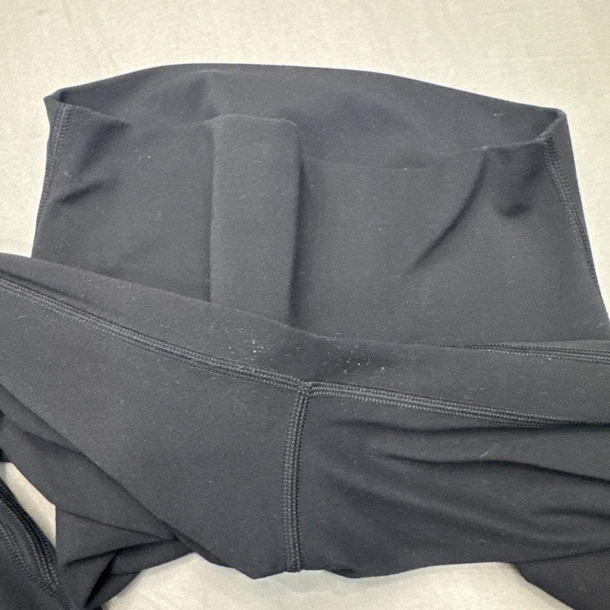 HeyNuts High Waisted Yoga Leggings Womens Small Black Size 4-6 EUC