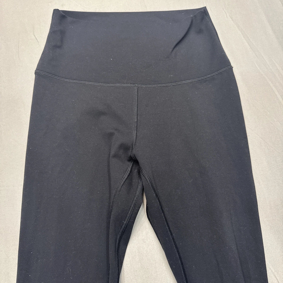 HeyNuts High Waisted Yoga Leggings Womens Small Black Size 4-6 EUC