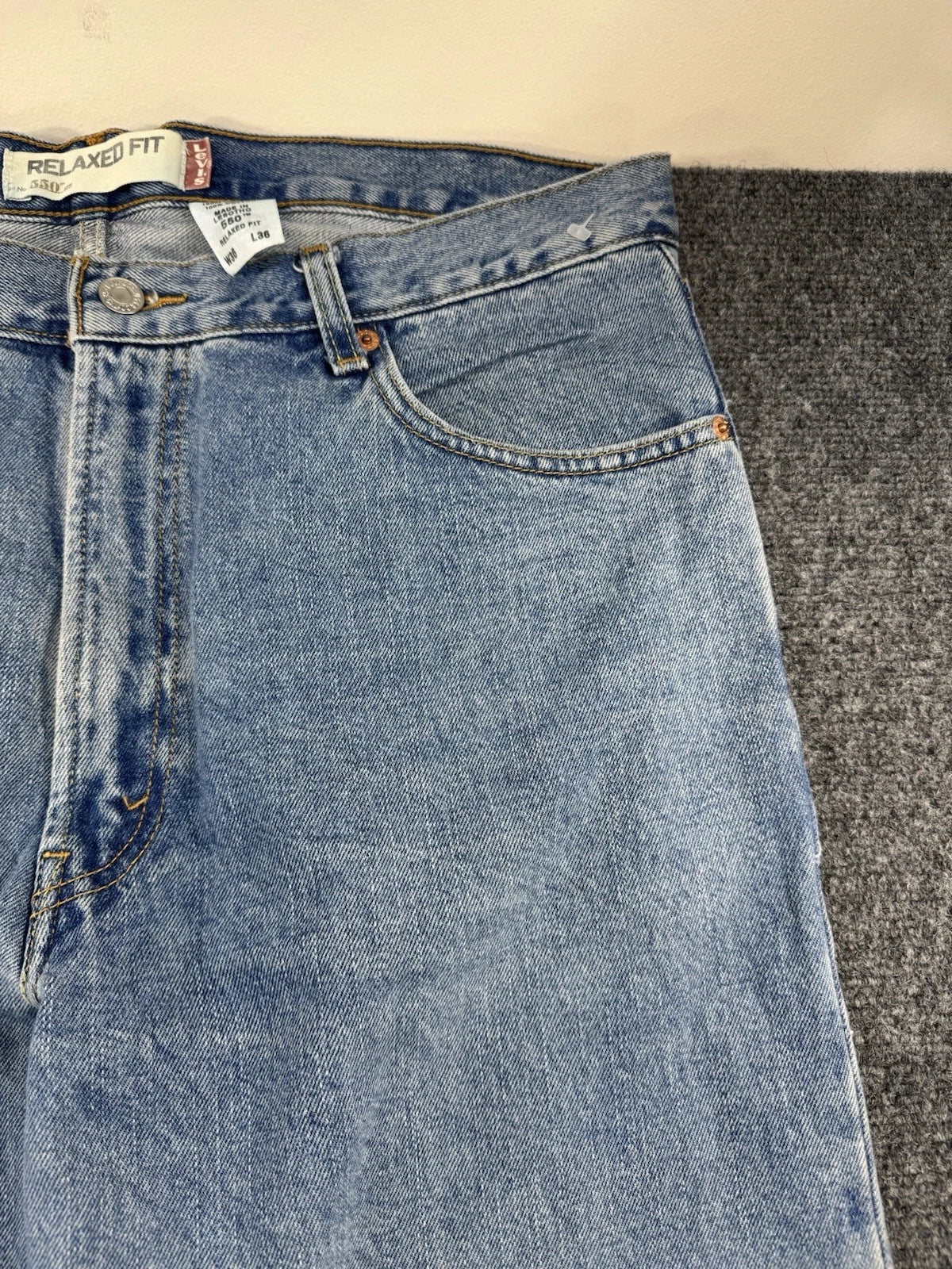 Levi's 550 Relaxed Fit Jeans Men's W36 L36 Light Wash Blue 100% Cotton